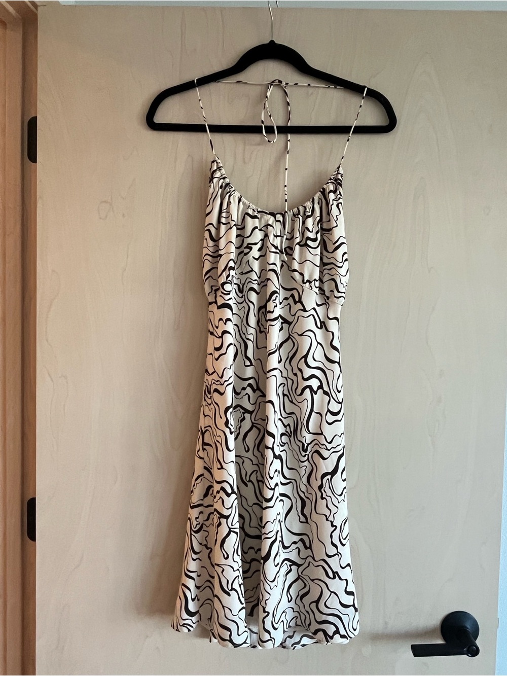 Abercrombie & Fitch White Dress with Black Abstract Swirl Print